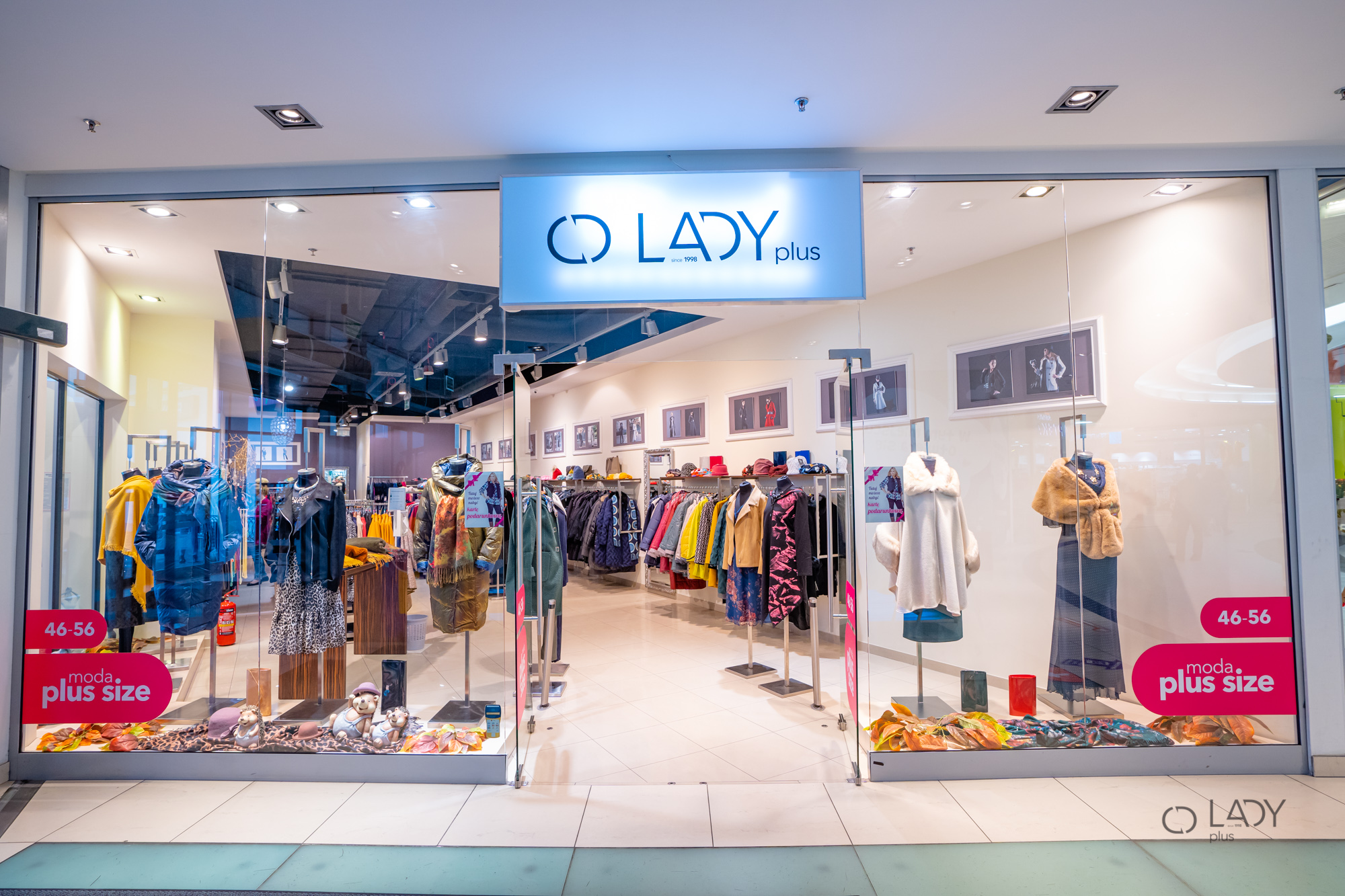 متجر بوتيك للملابس النسائية بالمقاسات الكبيرة وملابس الحمل